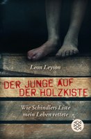 Der Junge auf der Holzkiste